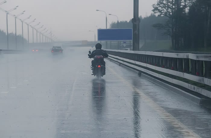 Staying-Safe-in-Bad-Weather-When-You-are-Riding-a-Motorcycle-or-Bike