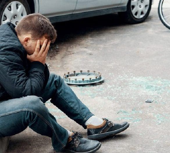 Injured-driver-experiencing-pain-from-TBI