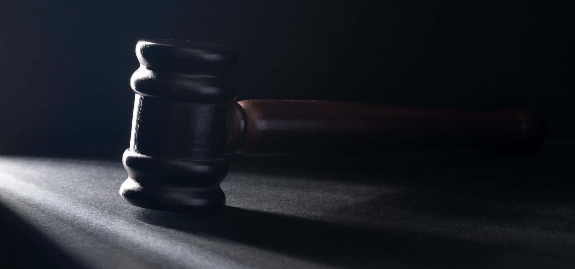 gavel-on-table-min